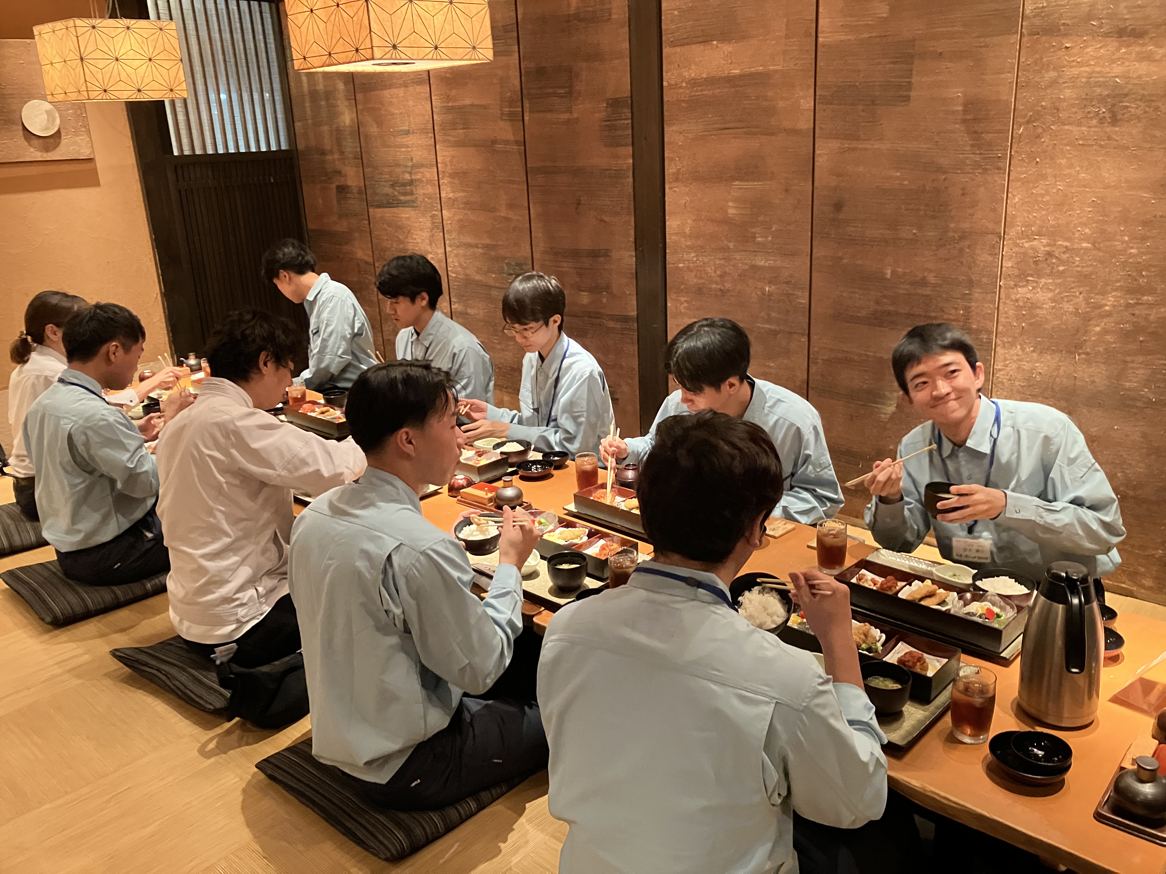 昼食会風景