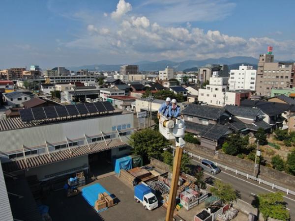 高所作業車で14メートルの高さを体験